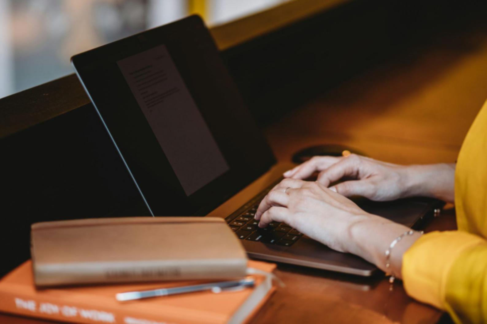 Collaborative financial learning environment